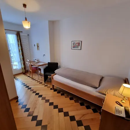 St. Josefshaus فندق *